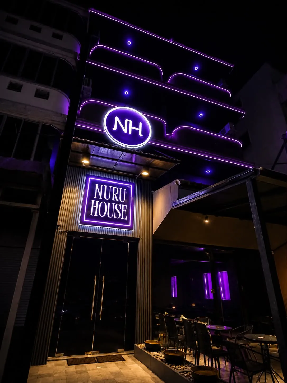 The Nuru House entrance at night on Pattaya 3rd Road